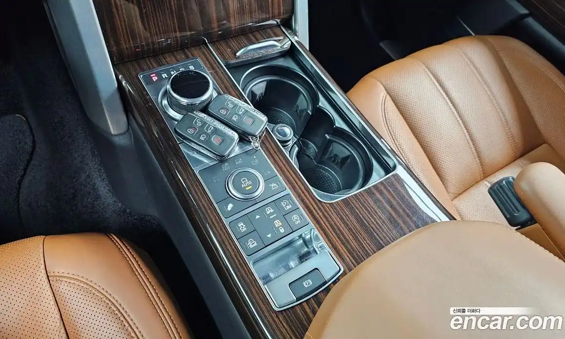 Land Rover Range-Rover 2017 4.4 гидро в Москве № 213778, фото 9