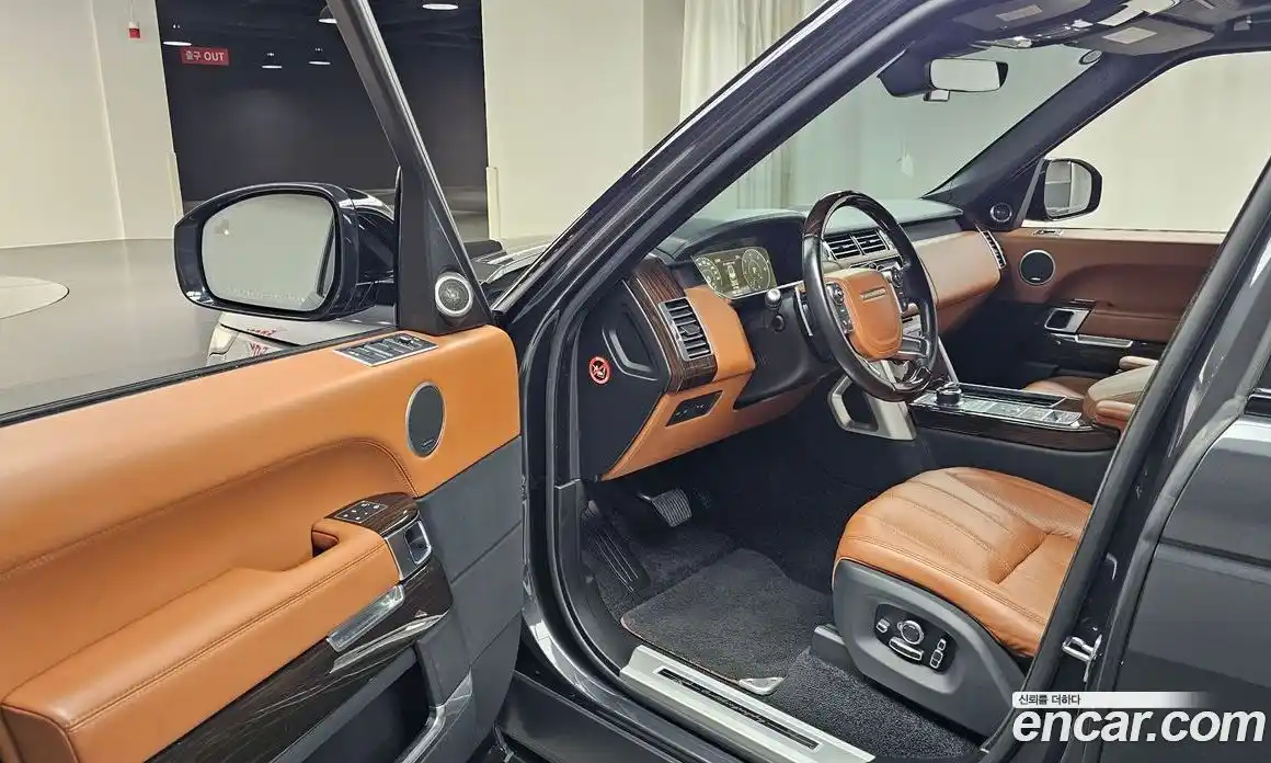 Land Rover Range-Rover 2017 4.4 гидро в Москве № 213778, фото 10