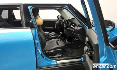Mini Cooper 2015 1.5 гидро в Москве № 214347, миниатюра 11