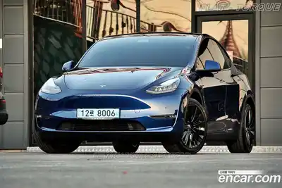 Tesla Model Y, 2022