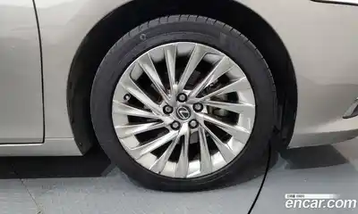 Lexus ES 2020 2.5 гидро в Москве № 214671, миниатюра 5