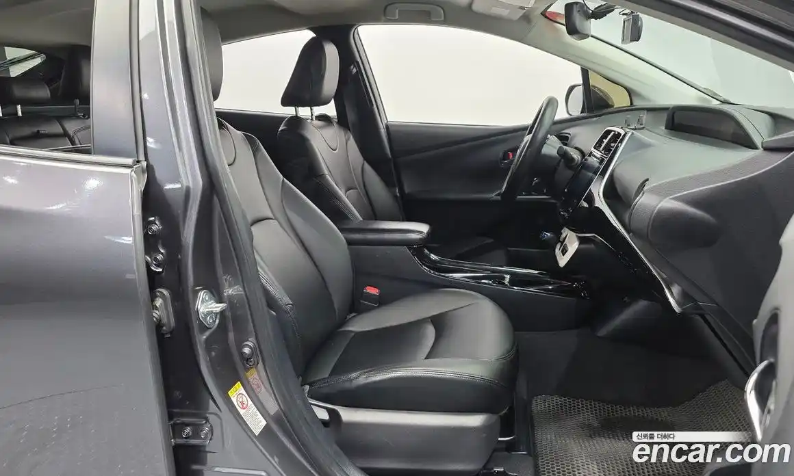 Toyota Prius 2018 1.8 гидро в Москве № 215549, фото 11