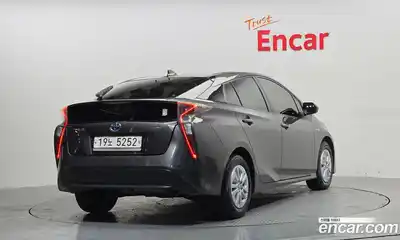 Toyota Prius 2018 1.8 гидро в Москве № 215549, миниатюра 2