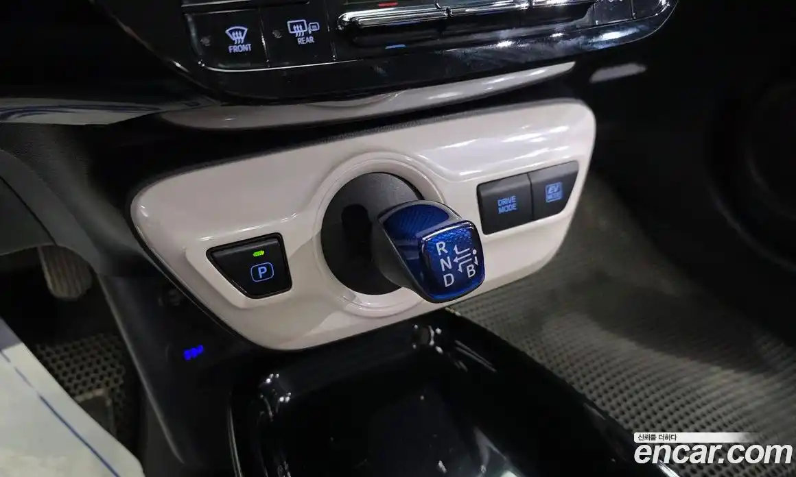 Toyota Prius 2018 1.8 гидро в Москве № 215549, фото 9