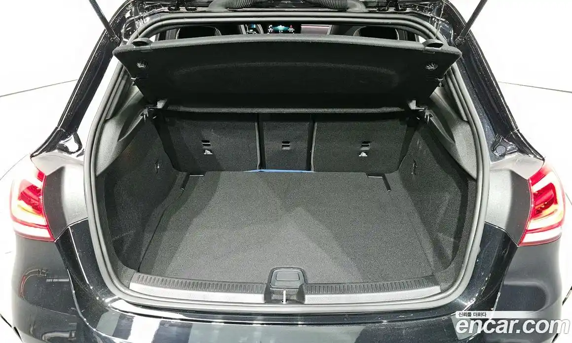 Mercedes-Benz A-Class 2022 2.0 гидро в Москве № 218124, фото 20
