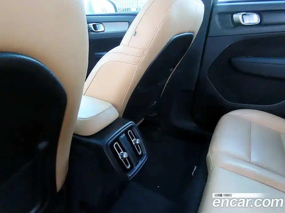 Volvo XC40 2019 2.0 гидро в Москве № 230641, фото 15