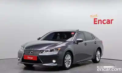 Lexus ES, 2013