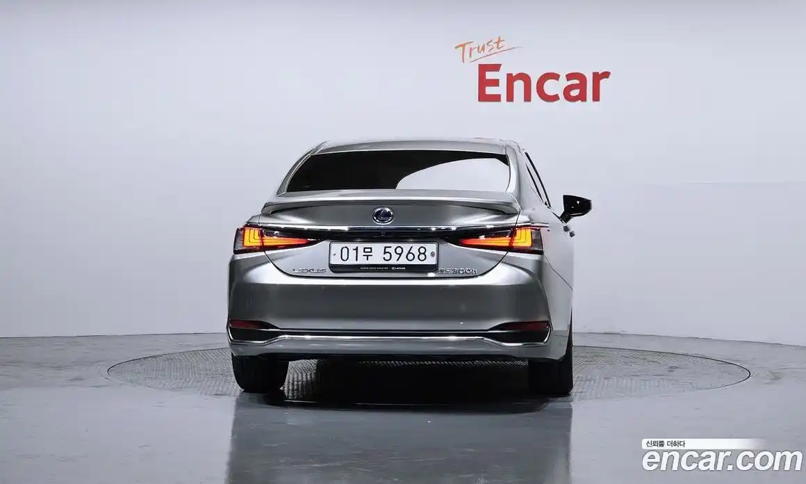 Lexus ES 2018 2.5 гидро в Москве № 232017, фото 4