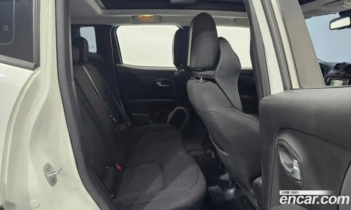 Jeep Renegade 2016 2.4 гидро в Москве № 232551, фото 12
