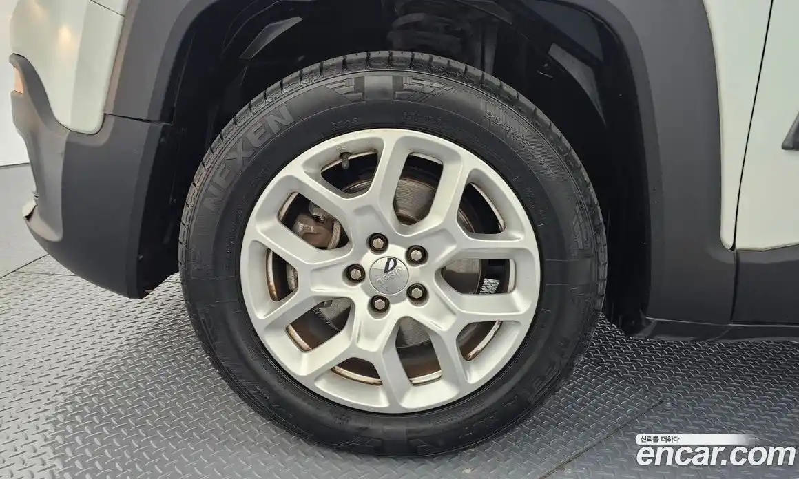 Jeep Renegade 2016 2.4 гидро в Москве № 232551, фото 5