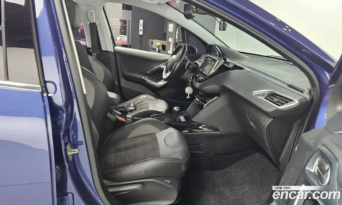 Peugeot 2008 2015 1.6 гидро в Москве № 233550, фото 11