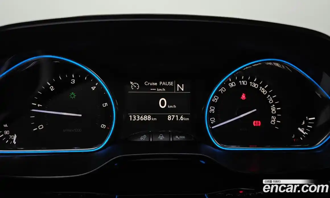 Peugeot 2008 2015 1.6 гидро в Москве № 233550, фото 8