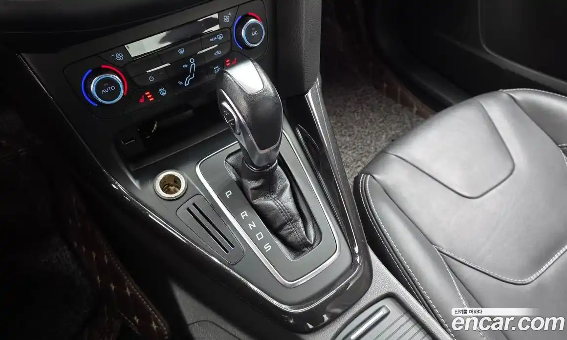 Ford Focus 2016 1.5 гидро в Москве № 245646, фото 9