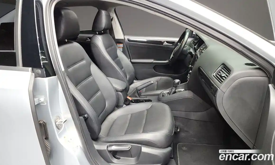 Volkswagen Jetta 2015 2.0 гидро в Москве № 254732, фото 11