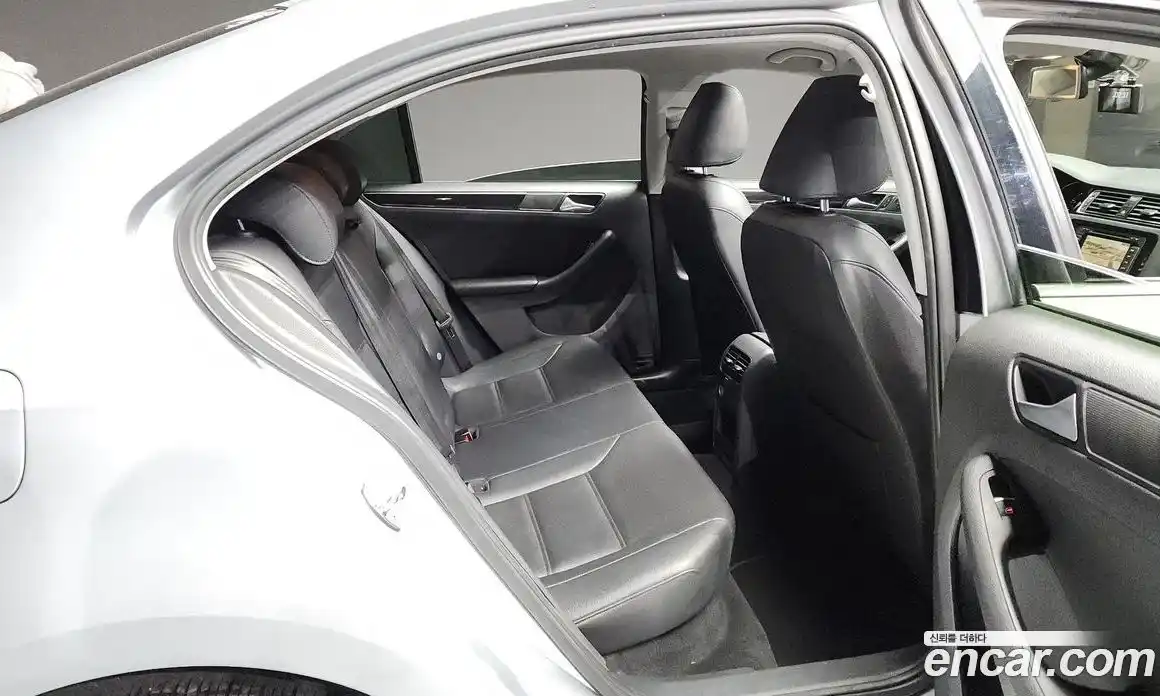 Volkswagen Jetta 2015 2.0 гидро в Москве № 254732, фото 12
