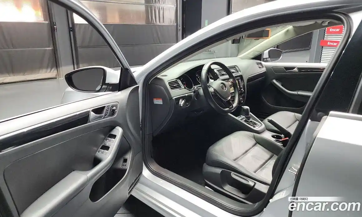 Volkswagen Jetta 2015 2.0 гидро в Москве № 254732, фото 10