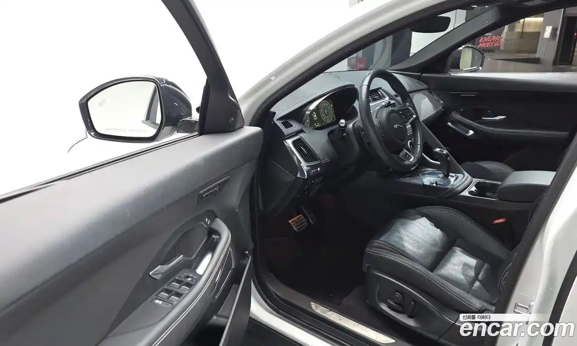 Jaguar E-Pace 2018 2.0 гидро в Москве № 256048, фото 11