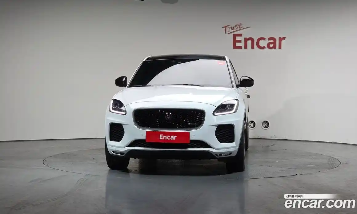 Jaguar E-Pace 2018 2.0 гидро в Москве № 256048, фото 3