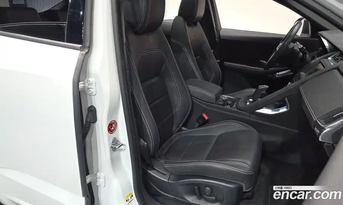 Jaguar E-Pace 2018 2.0 гидро в Москве № 256048, фото 10