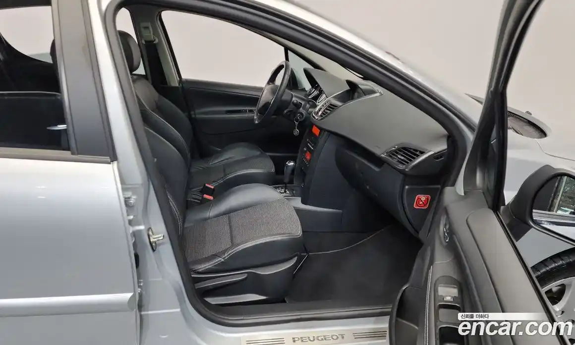 Peugeot 207 2008 1.6 гидро в Москве № 256231, фото 11