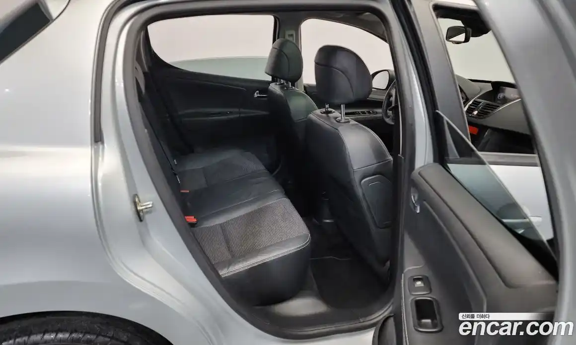 Peugeot 207 2008 1.6 гидро в Москве № 256231, фото 12