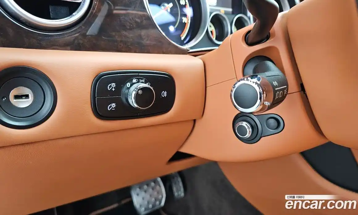 Bentley Flying Spur 2018 4.0 гидро в Москве № 256667, фото 14