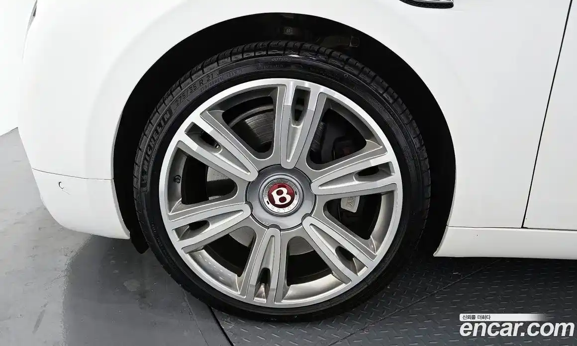 Bentley Flying Spur 2018 4.0 гидро в Москве № 256667, фото 5