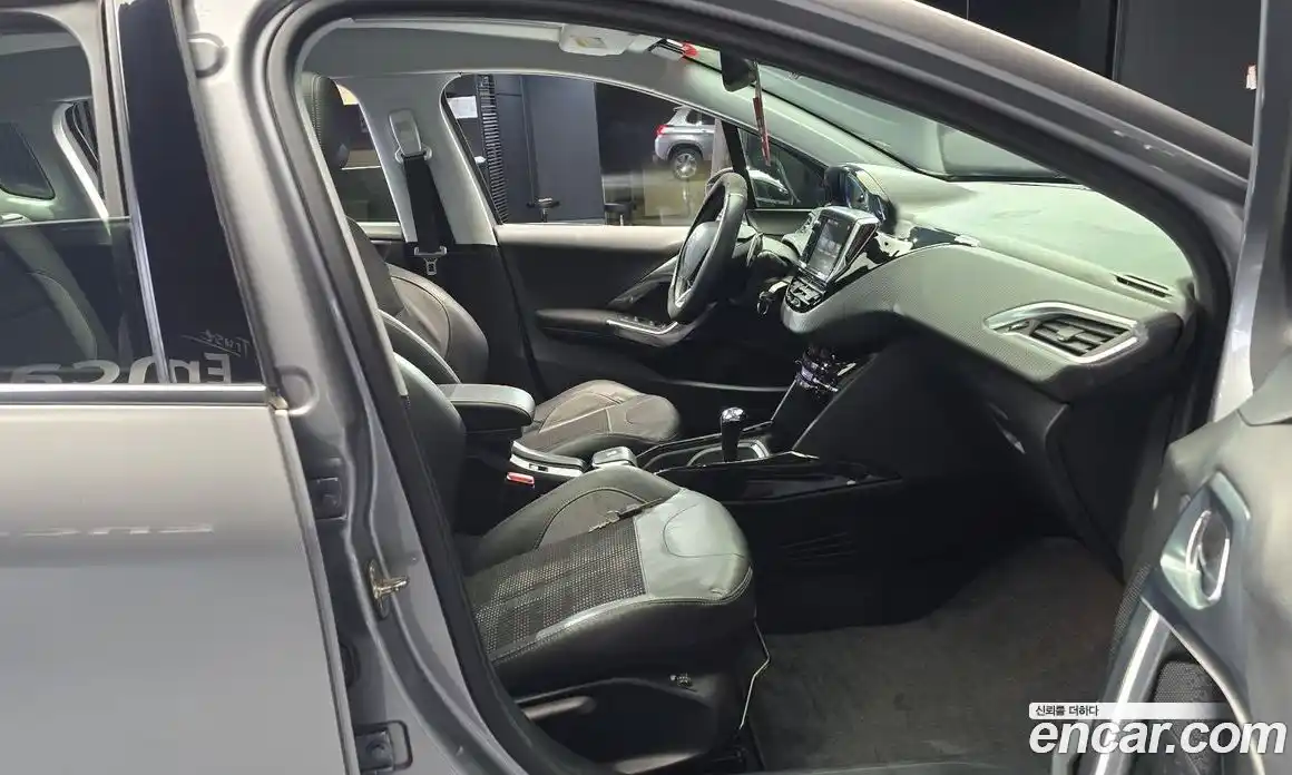 Peugeot 2008 2015 1.6 гидро в Москве № 257644, фото 11