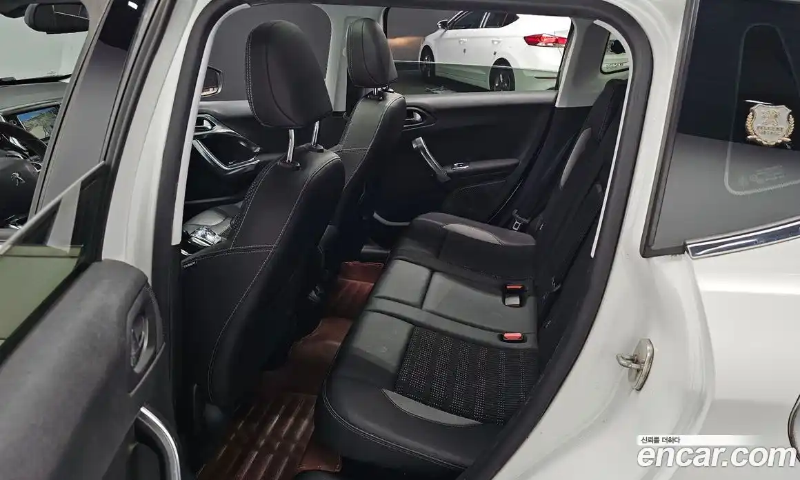 Peugeot 2008 2015 1.6 гидро в Москве № 259185, фото 12