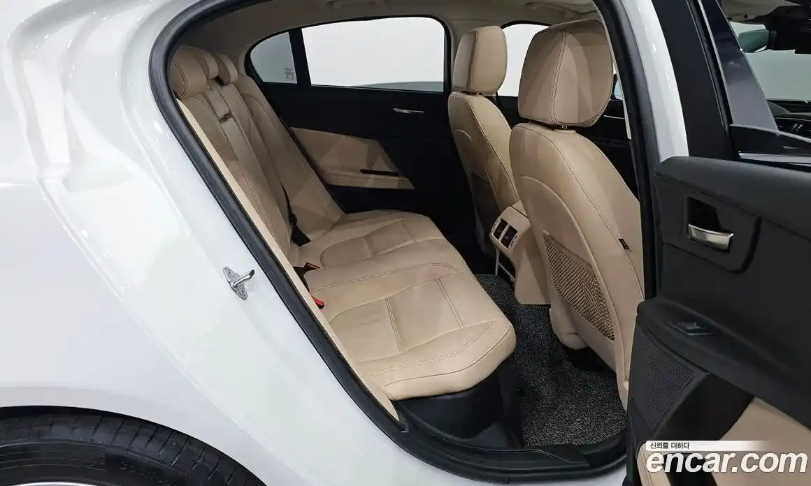 Jaguar XE 2019 2.0 гидро в Москве № 262125, фото 12