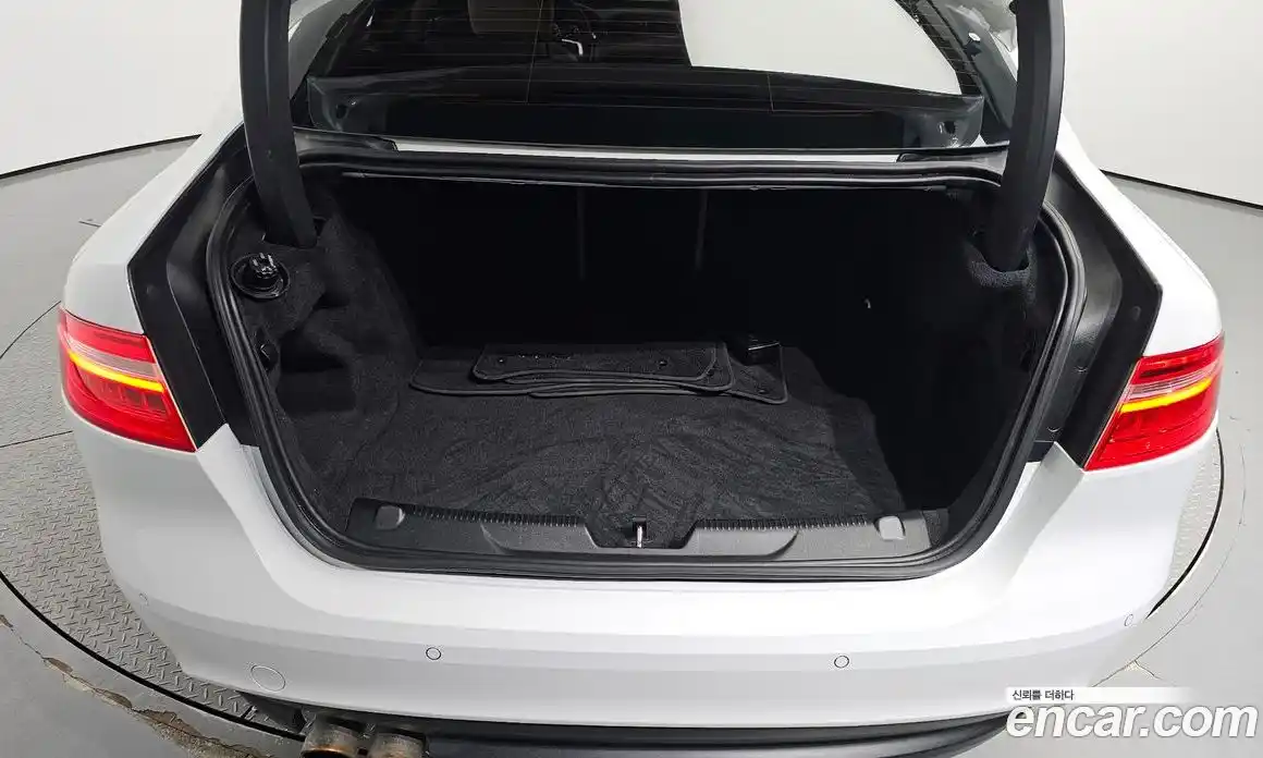 Jaguar XE 2019 2.0 гидро в Москве № 262125, фото 20