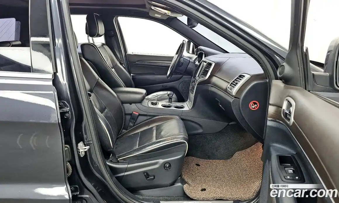 Jeep Cherokee 2014 3.0 гидро в Москве № 278889, фото 11