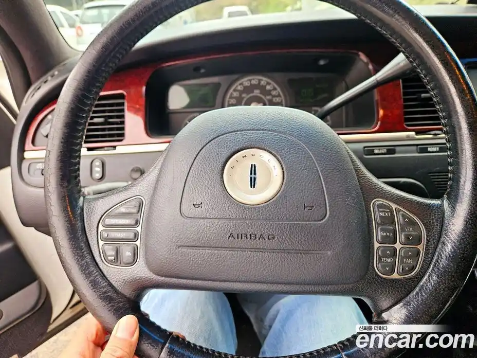 Lincoln Town Car 2003 4.6 гидро в Москве № 282704, фото 15