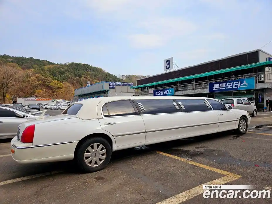 Lincoln Town Car 2003 4.6 гидро в Москве № 282704, фото 5