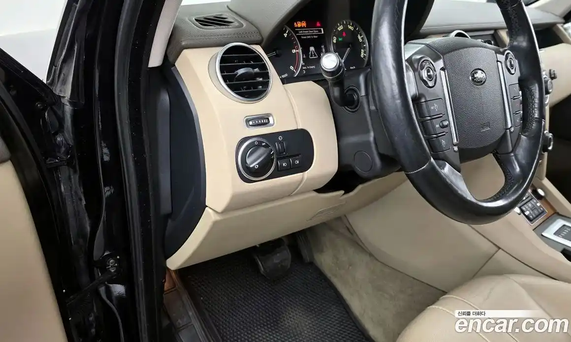 Land Rover Discovery 2015 3.0 гидро в Москве № 298314, фото 17