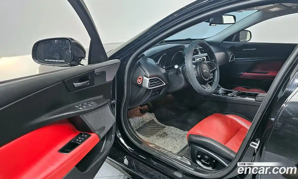 Jaguar XE 2015 2.0 гидро в Москве № 304942, фото 11