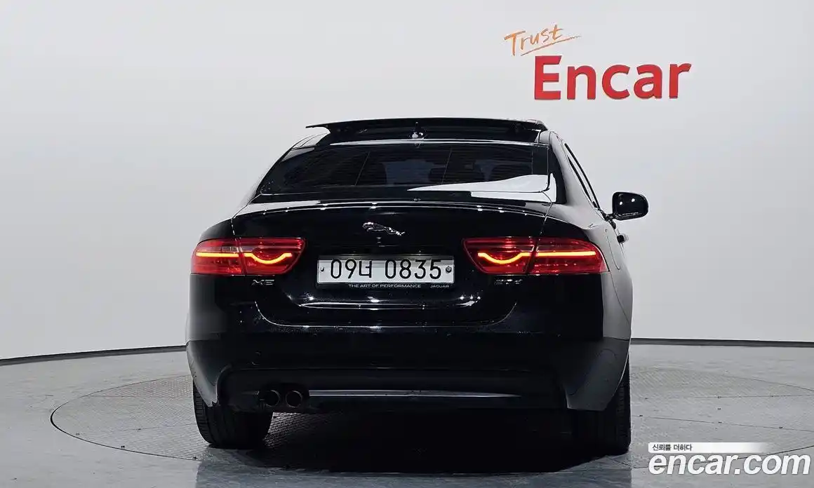 Jaguar XE 2015 2.0 гидро в Москве № 304942, фото 4