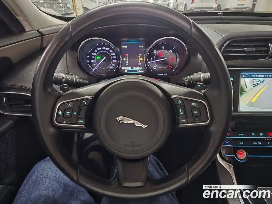 Jaguar XE 2016 2.0 гидро в Москве № 304983, фото 14