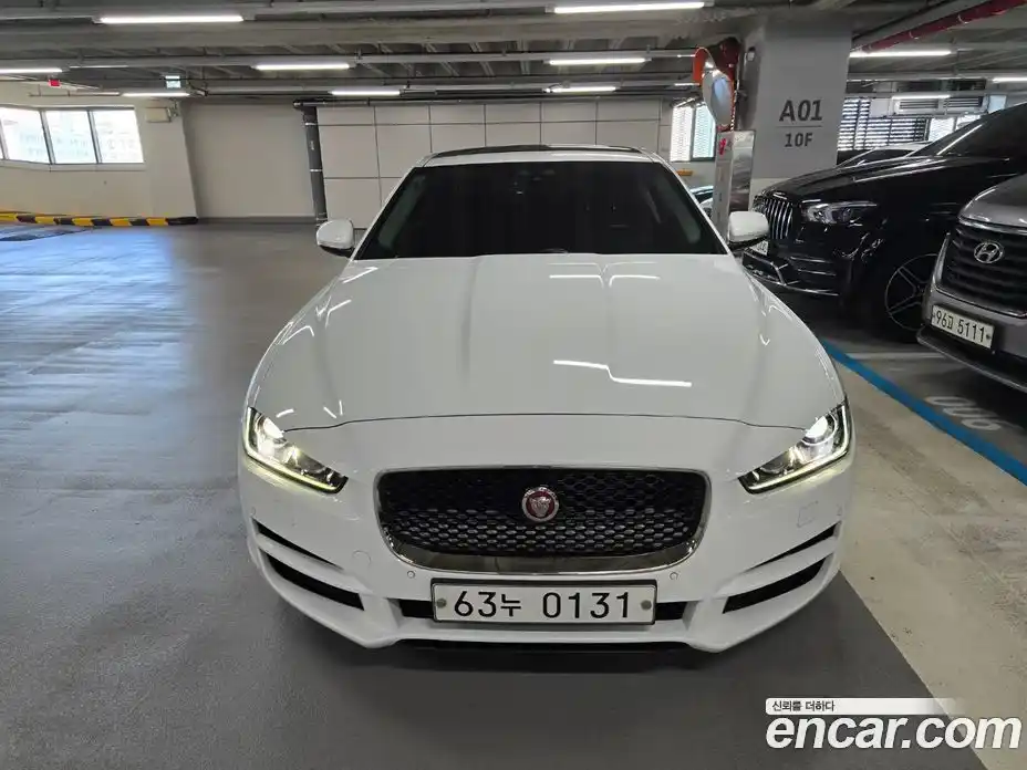 Jaguar XE 2016 2.0 гидро в Москве № 304983, фото 3