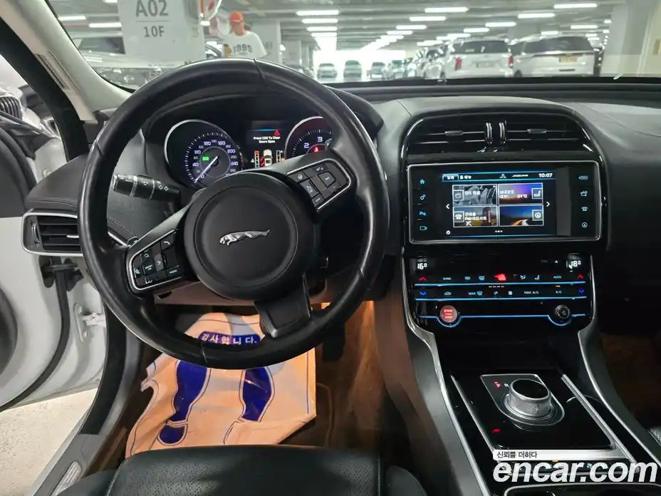Jaguar XE 2016 2.0 гидро в Москве № 304983, фото 5