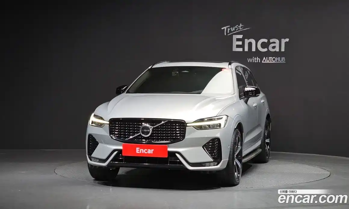Volvo XC60 2022 2.0 гидро в Москве № 312621, фото 3