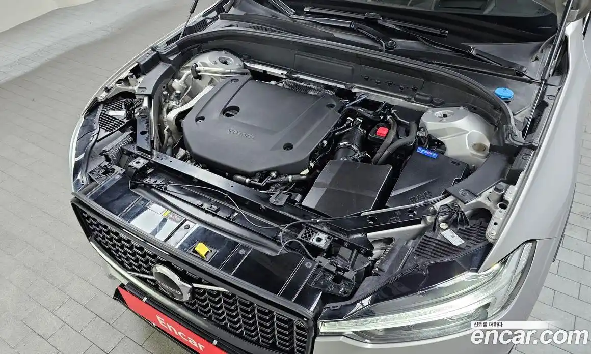 Volvo XC60 2022 2.0 гидро в Москве № 312621, фото 6