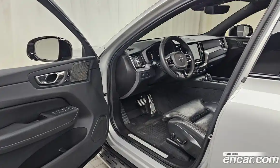 Volvo XC60 2022 2.0 гидро в Москве № 312621, фото 10