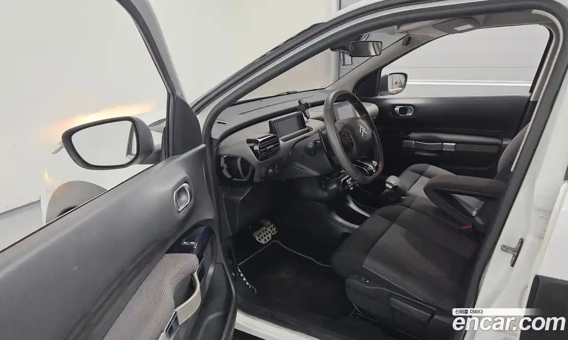 Citroen C4 Cactus 2018 1.6 гидро в Москве № 345099, фото 11