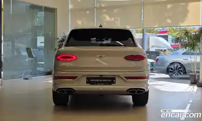 Bentley Bentayga 2025 4.0 гидро в Москве № 366415, миниатюра 4