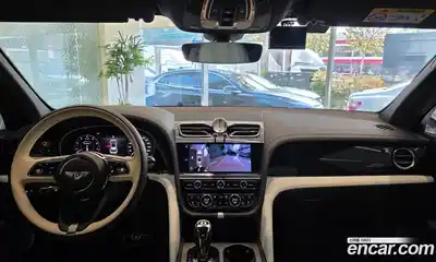 Bentley Bentayga 2025 4.0 гидро в Москве № 366415, миниатюра 9