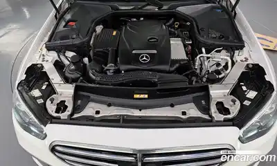 Mercedes-Benz E-Class 2021 2.0 гидро, миниатюра 6