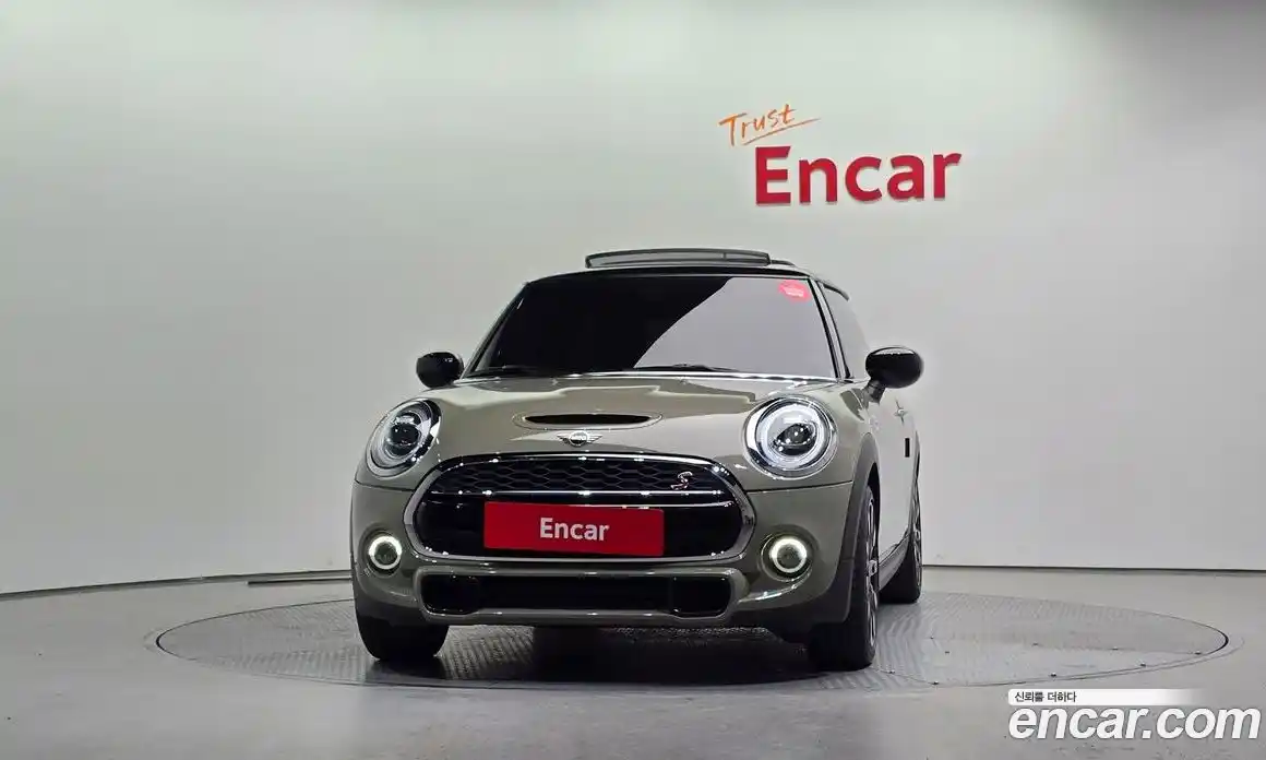 Mini Cooper 2019 2.0 гидро в Москве № 392633, фото 3