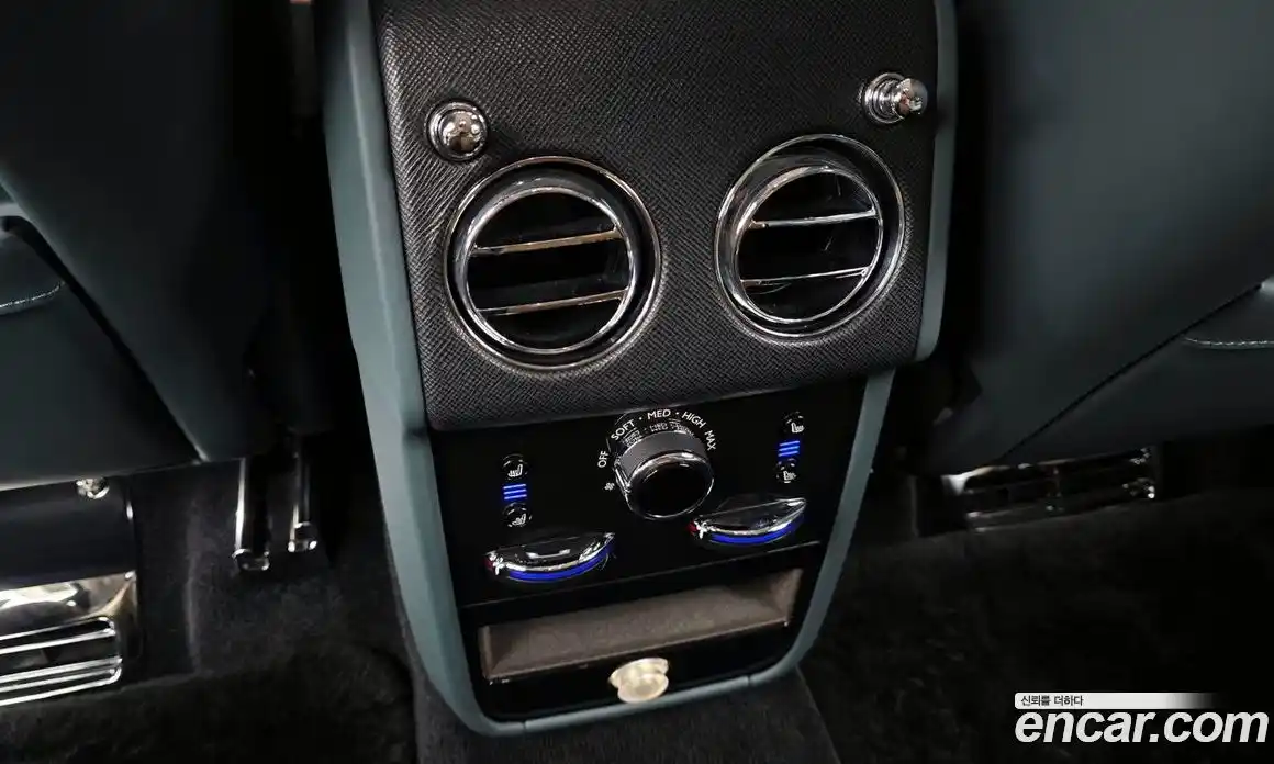 Rolls-Royce Cullinan 2023 6.7 гидро в Москве № 407207, фото 18