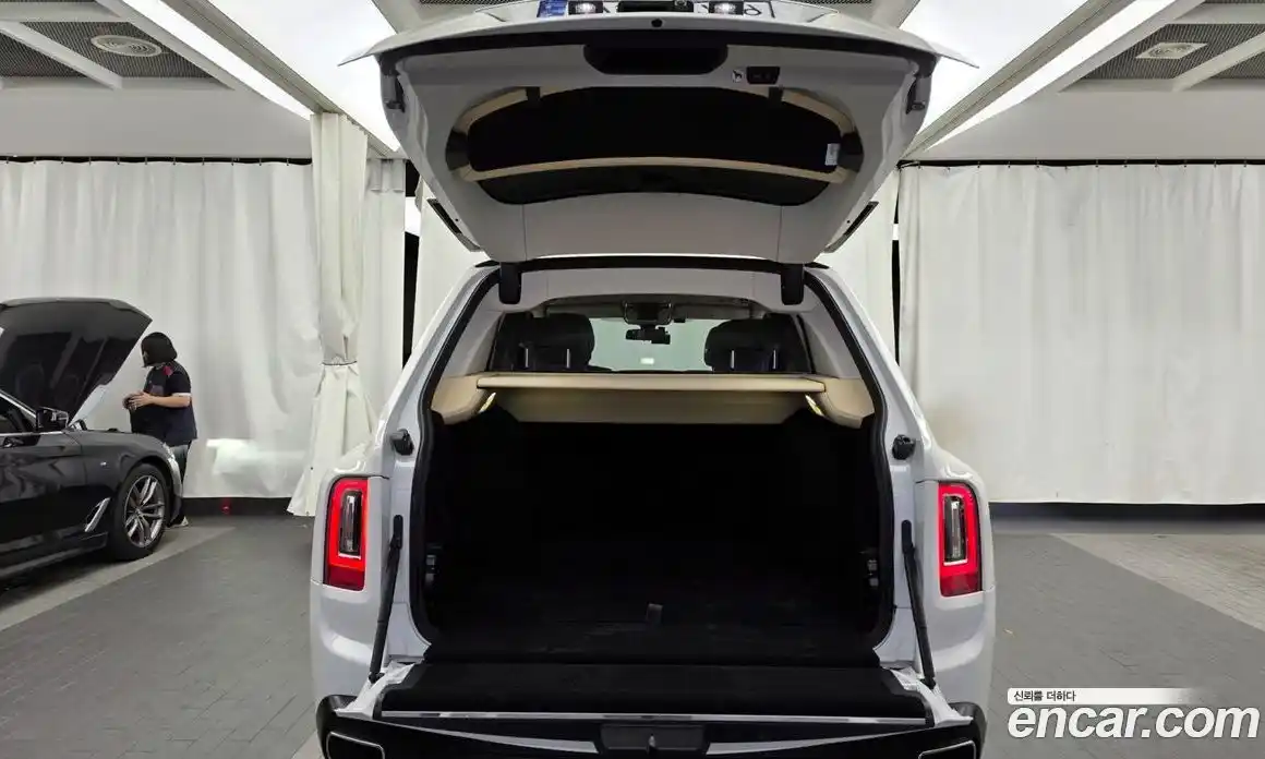 Rolls-Royce Cullinan 2023 6.7 гидро в Москве № 407207, фото 20